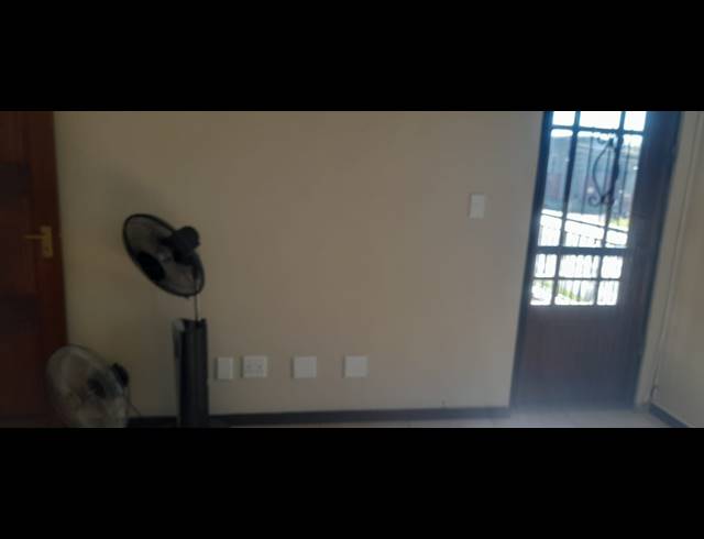 65M² OFFICE TO LET IN KENLEAF